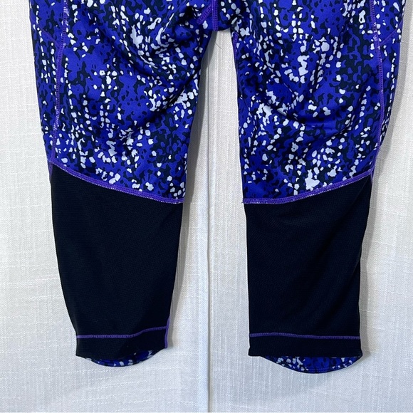 Athleta Pebble Be Free Knicker Crop Running Workout Leggings Sz S - Picture 8 of 10